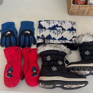 Kids Winter Snow Boots and Gloves Set - Black & Red